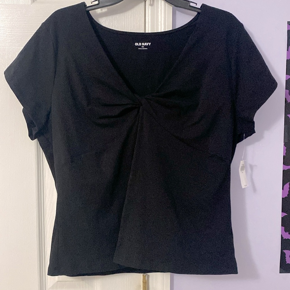 Black Old Navy twisted V neck shirt